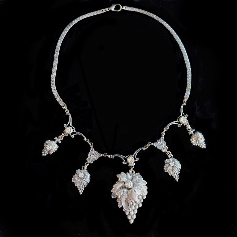 Vtg Banana Bob grape clusters Victorian necklace